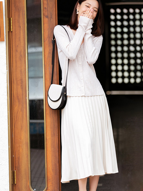 Beige V-neck Knit Cardigan with Pockets