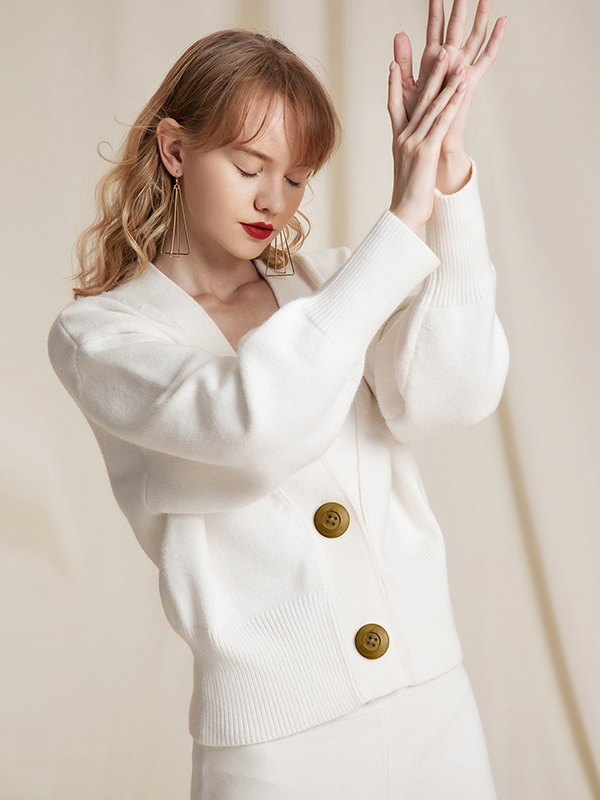 White Oversize Bamboo Button Design Knit Cardigan