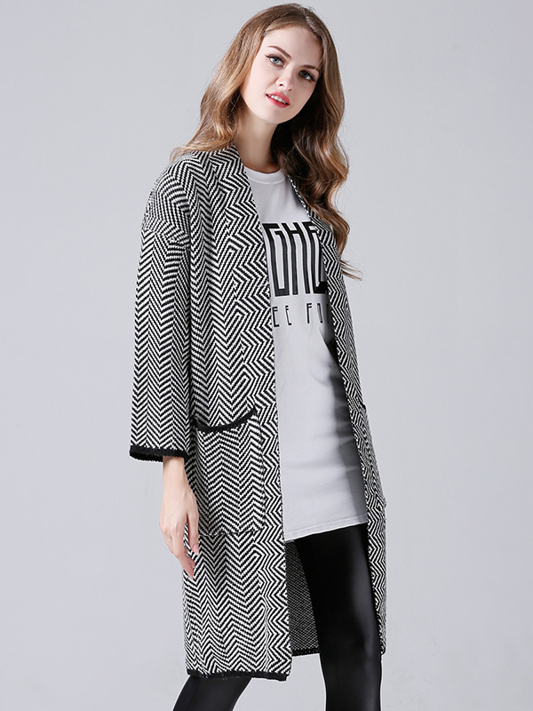 Black Thread Design Knit Cardigan