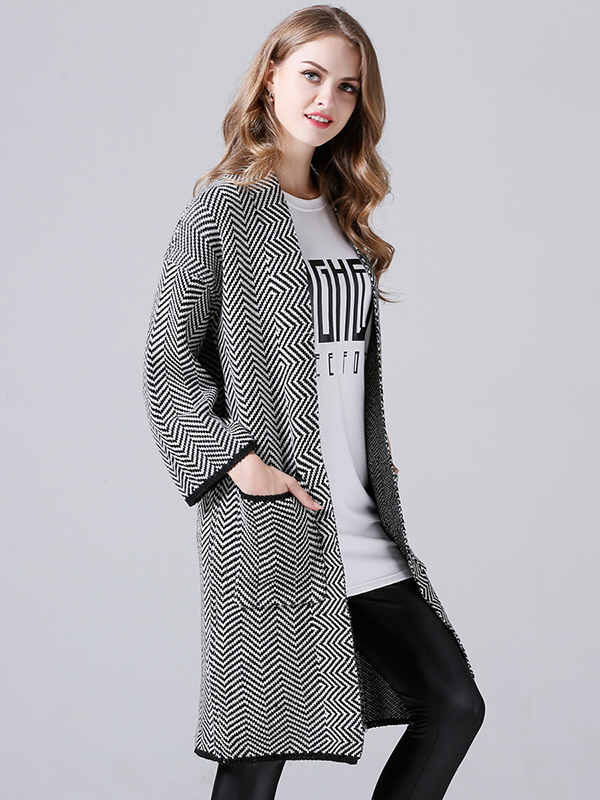 Black Thread Design Knit Cardigan