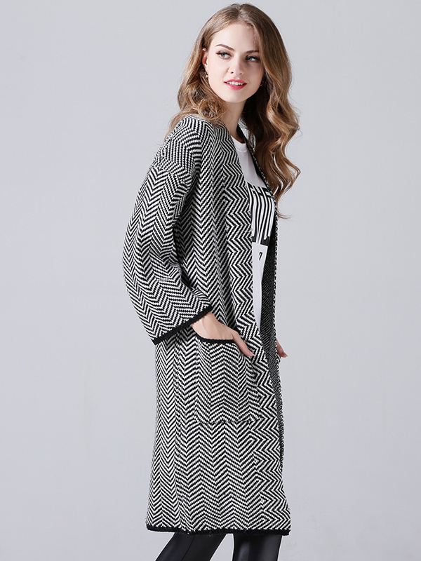 Black Thread Design Knit Cardigan