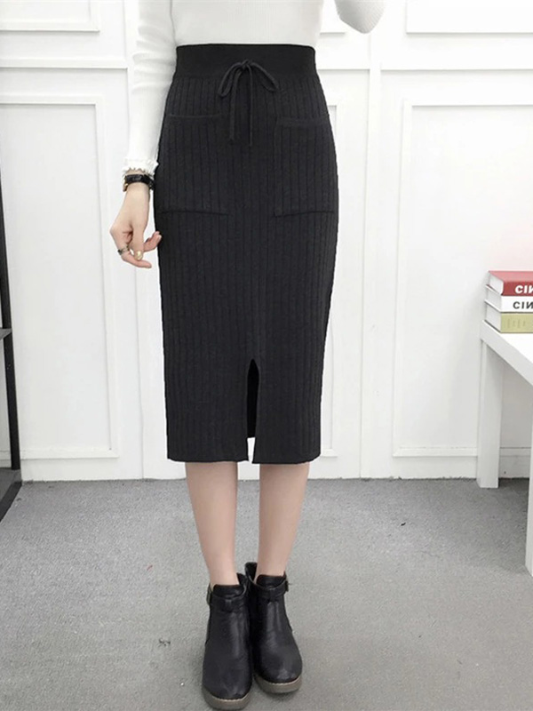 Black Front Split Design Knitted Skirts