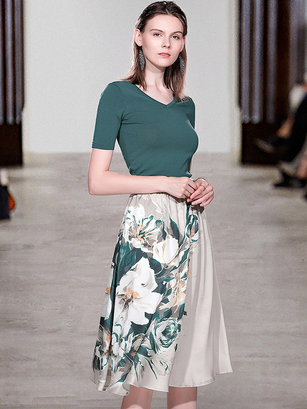 Green V-neck Knit Top with Floral Print Skirt