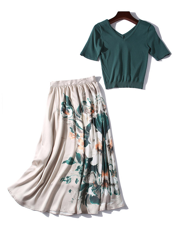 Green V-neck Knit Top with Floral Print Skirt