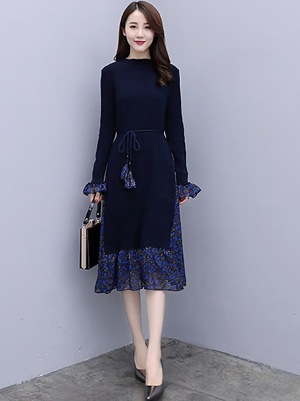 Navy Blue Knitted Midi Dress in Floral Print