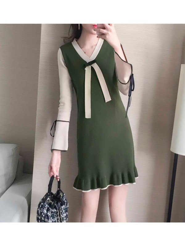 Green Knit A-line Dress in Ribbon Detail