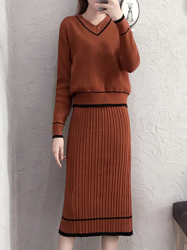 Brown V-Neck Knit Top with Pleated Skirt