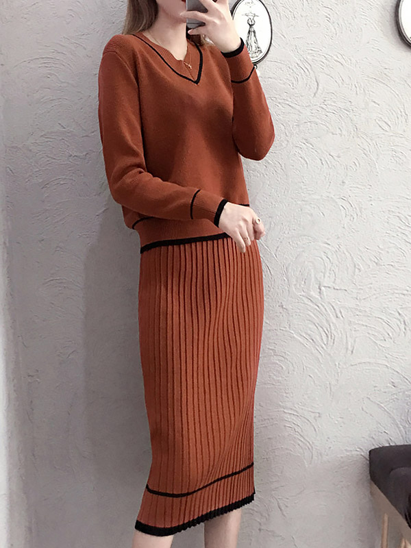 Brown V-Neck Knit Top with Pleated Skirt