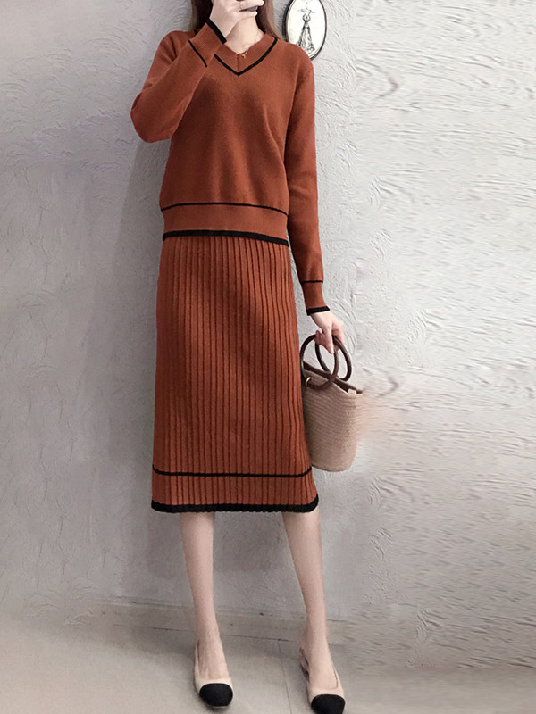 Brown V-Neck Knit Top with Pleated Skirt