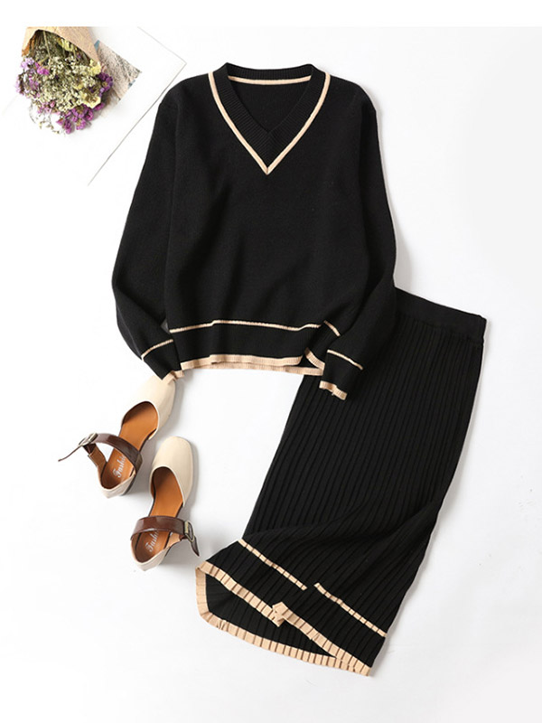 Black V-Neck Knit Top with Pleated Skirt