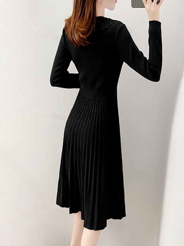 Black Ruffle Collar Knitted Pleated Dress