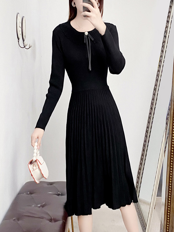 Black Ruffle Collar Knitted Pleated Dress