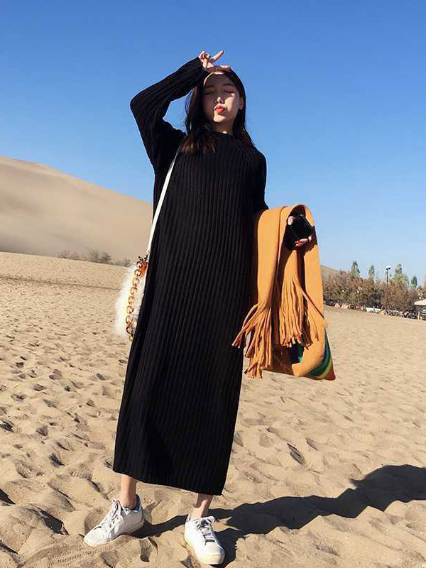 Black Stand Collar Knitted Maxi Dress