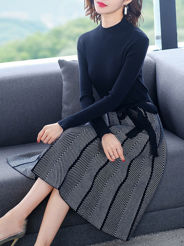 Black Tie Waist Knitted Pleated Dress