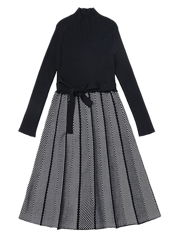 Black Tie Waist Knitted Pleated Dress