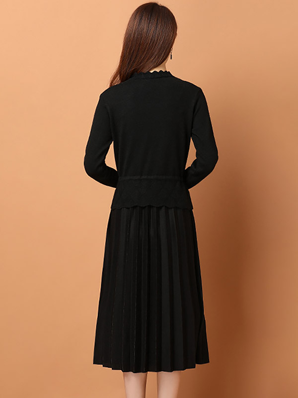 Black Knit Pleated Dress with Floal Hem