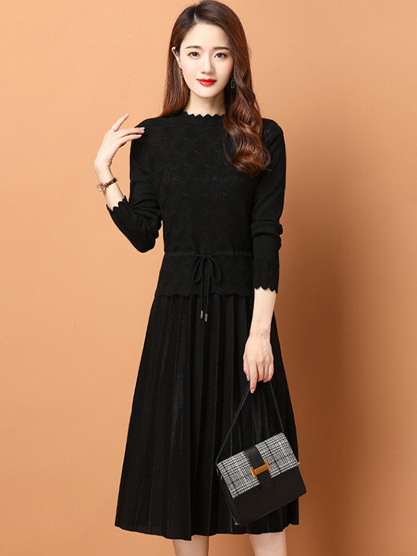 Black Knit Pleated Dress with Floal Hem