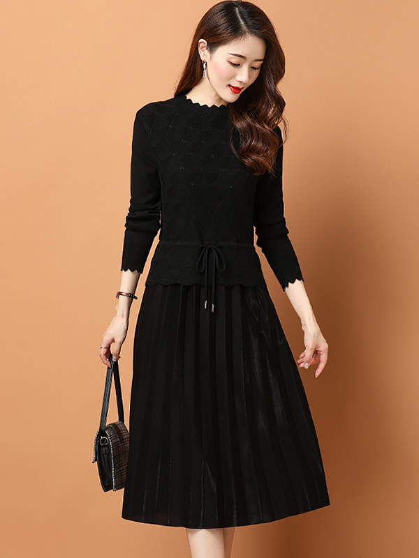 Black Knit Pleated Dress with Floal Hem