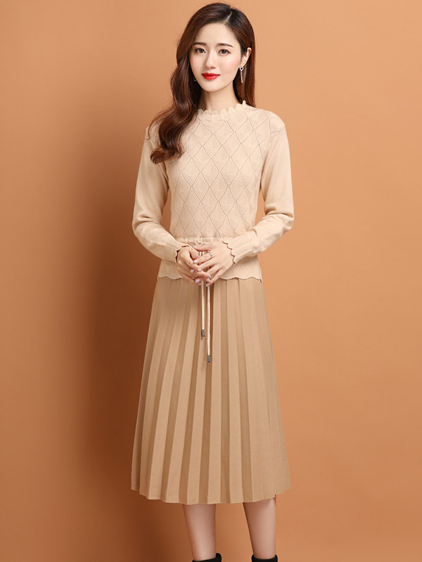 Apricot Knit Pleated Dress with Floal Hem