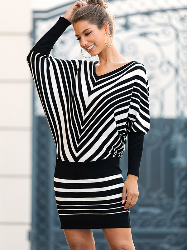 White V Stripe Loose Knitted Dresses With Cape Sleeves