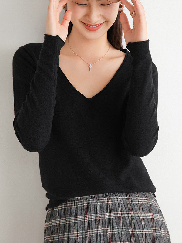 Black V-neck Slim Knit Sweaters