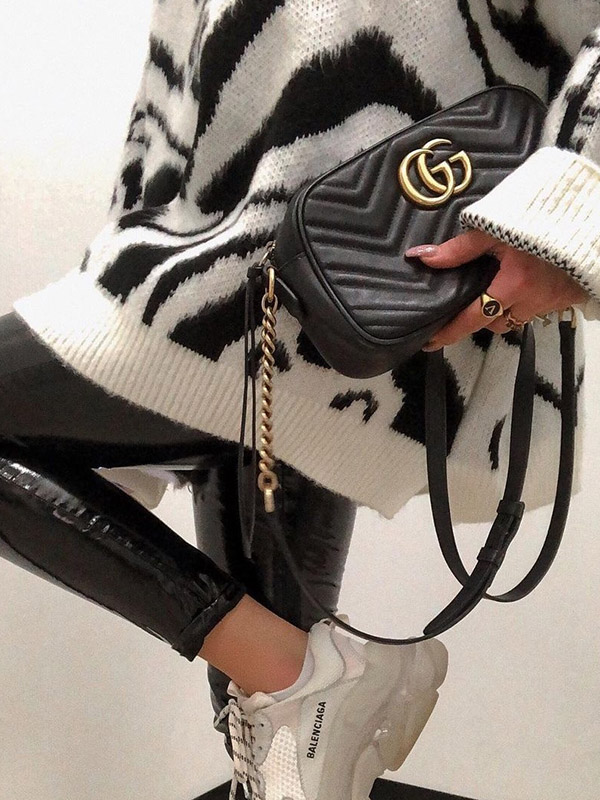 White Oversize Zebra Pattern Knit Sweaters