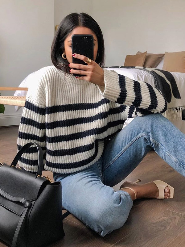 White Round Neck Stripes Pattern Knit Sweaters