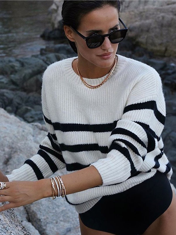 White Round Neck Stripes Pattern Knit Sweaters