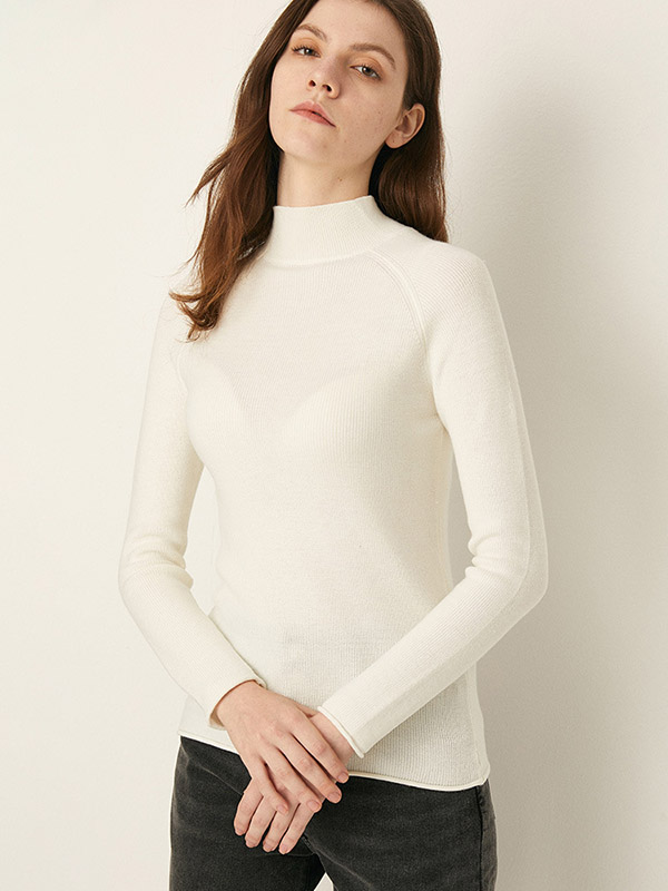 White Stand Collor Classic Base Knit Sweaters