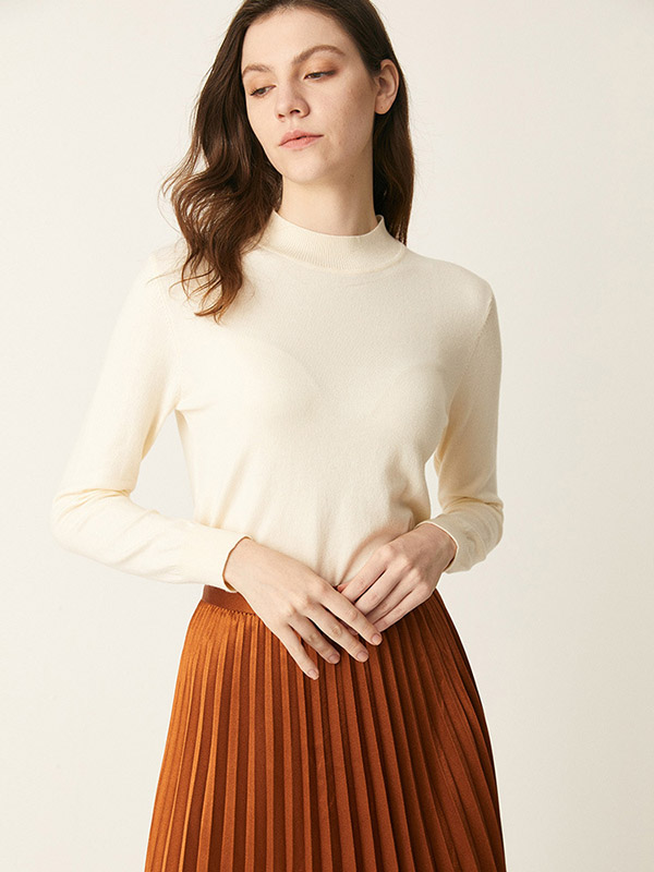 Beige Stand Collor Knitted Bottoming Sweaters