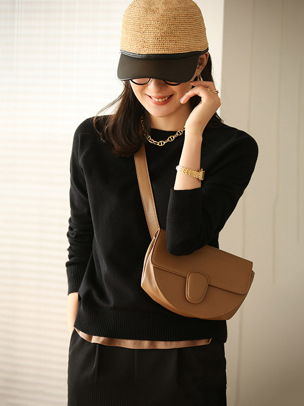 Black Korean Style Round Neck Knit Sweaters