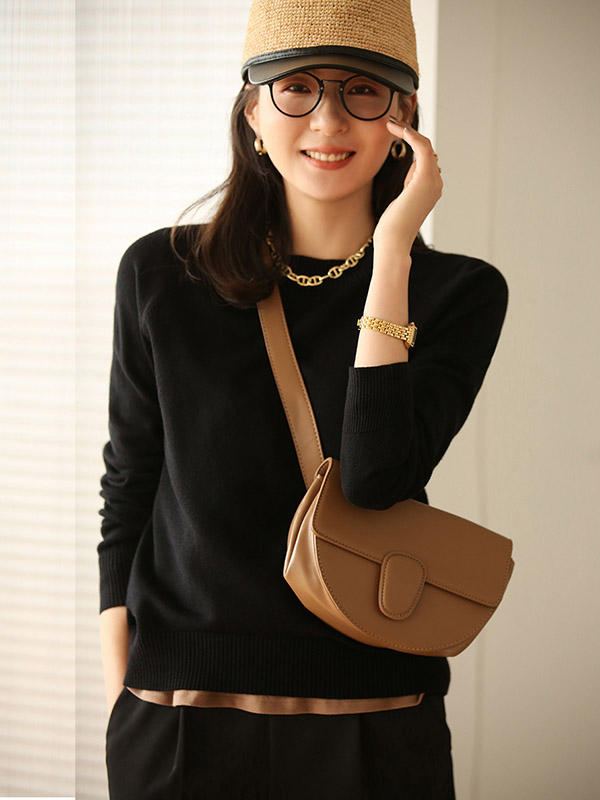 Black Korean Style Round Neck Knit Sweaters