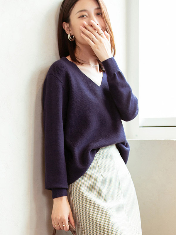 Navy Blue Temperament V-neck Bottoming Knitted Sweaters