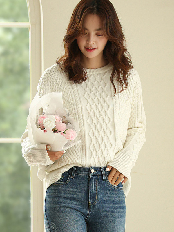 White Loose Diamond Twist Knit Sweaters