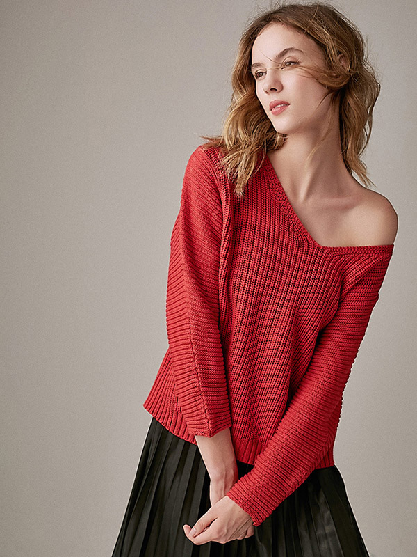 Red V-neck Loose Turtleneck Sweater