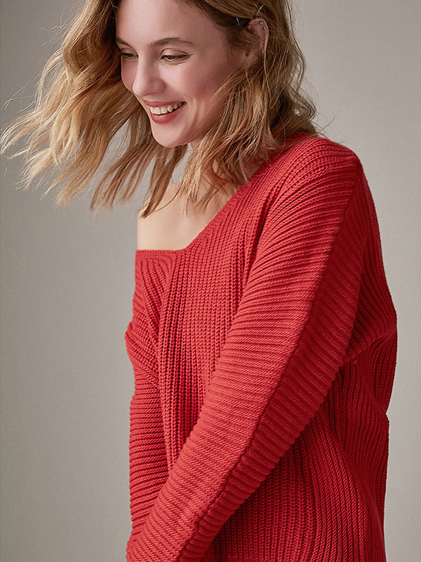 Red V-neck Loose Turtleneck Sweater