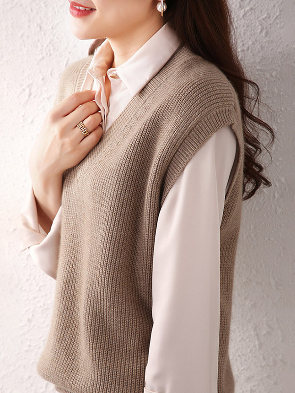 Khaki V-neck Oversize Knit Vest