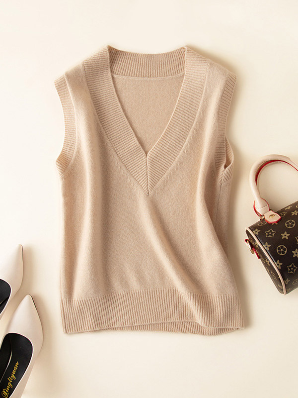 V-neck Heavy Knit Vest in Beige