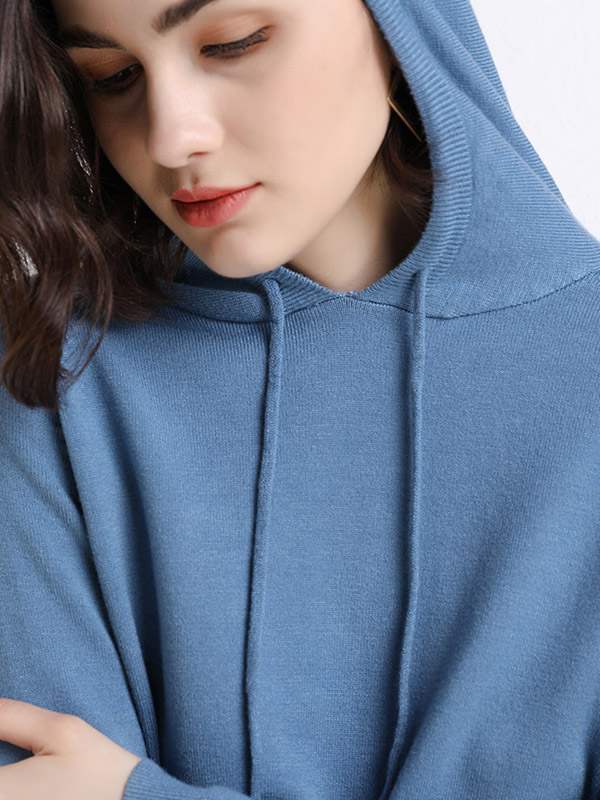 Blue Long Sleeves Medium Knit Hoodies