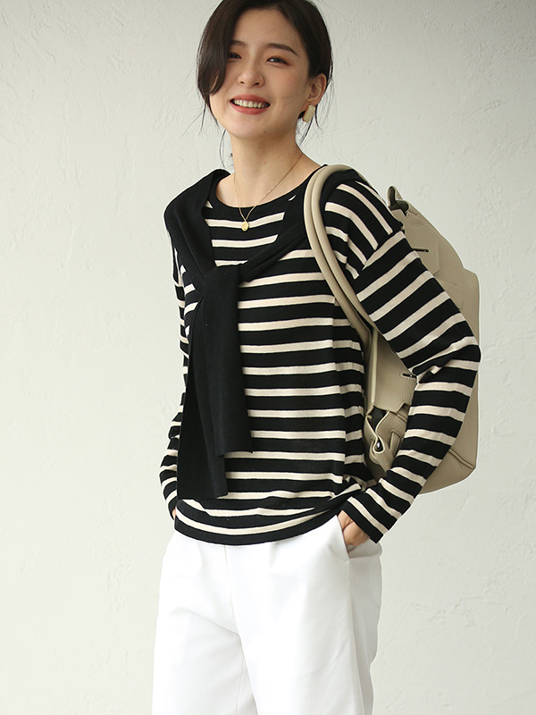 Black Striped Round Neck Knit Top with Cape