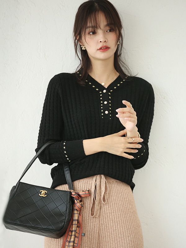 Black V Neck Knitted Top