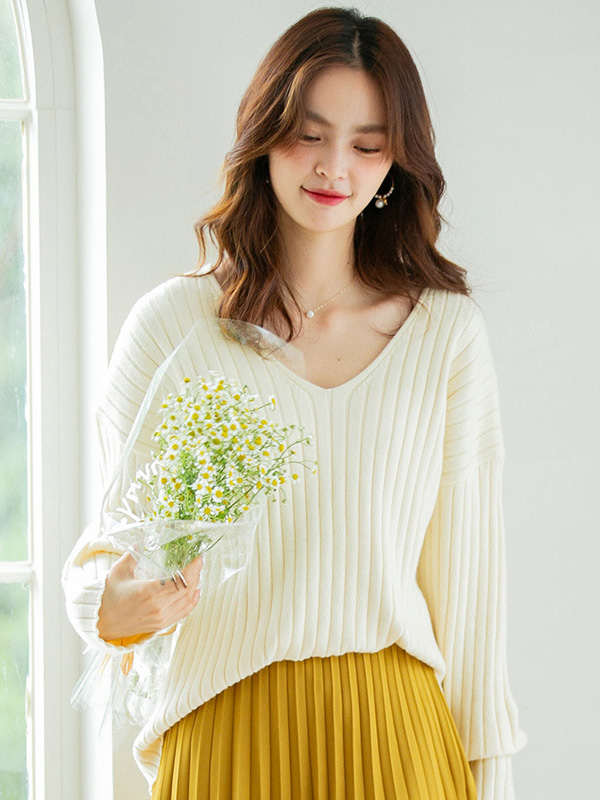 Beige V-neck Ribbed Style Sweater