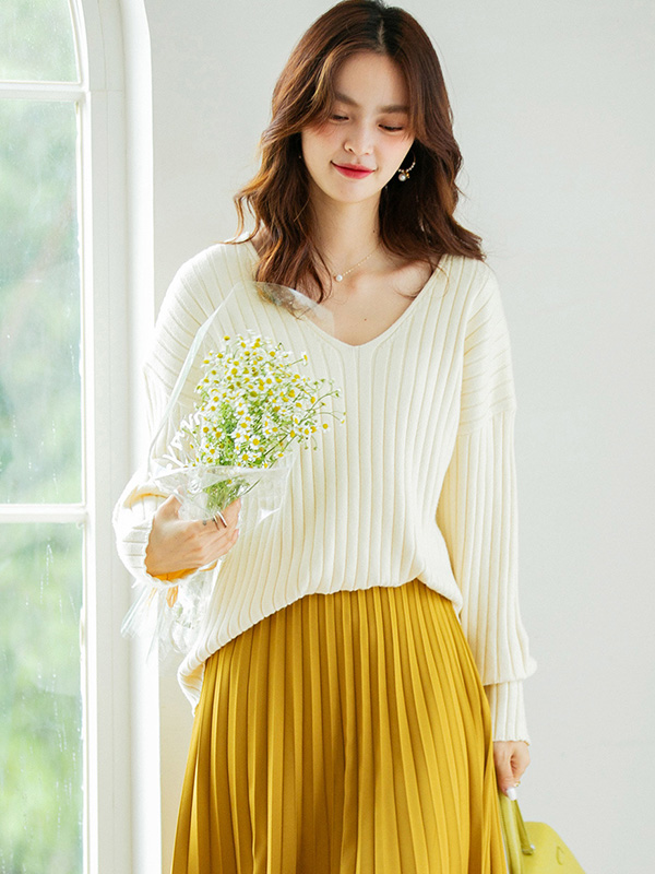 Beige V-neck Ribbed Style Sweater