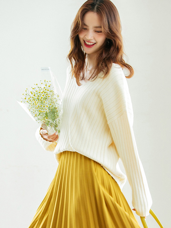 Beige V-neck Ribbed Style Sweater