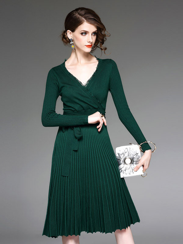 Green V Neck Tie Waist Pleated Knit Dress