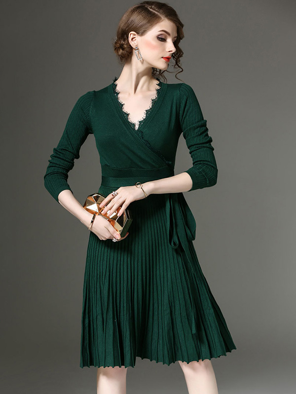 Green V Neck Tie Waist Pleated Knit Dress