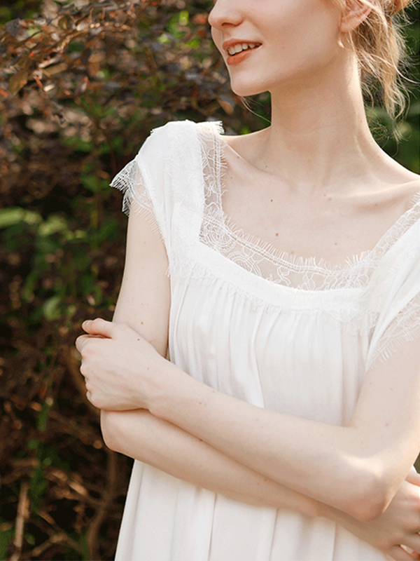 White Lace Detailed Shift Sleepdress