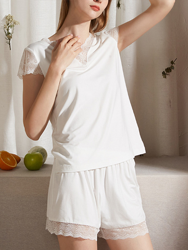 White Lace Trimmed Short Sleeves Pajama Set